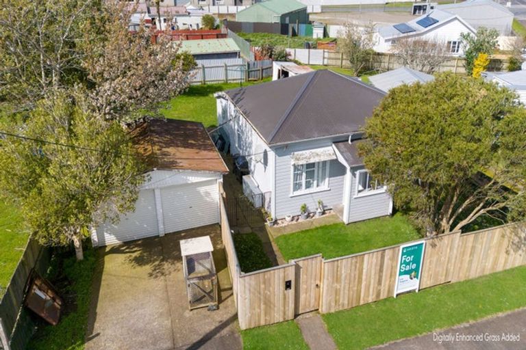 Photo of property in 4 Preston Street, Eltham, 4322