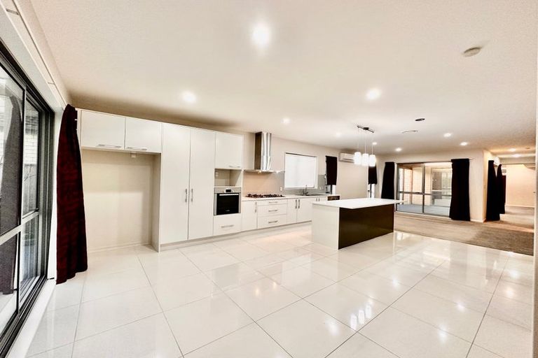 Photo of property in 18 Dromoland Drive, Flat Bush, Auckland, 2019