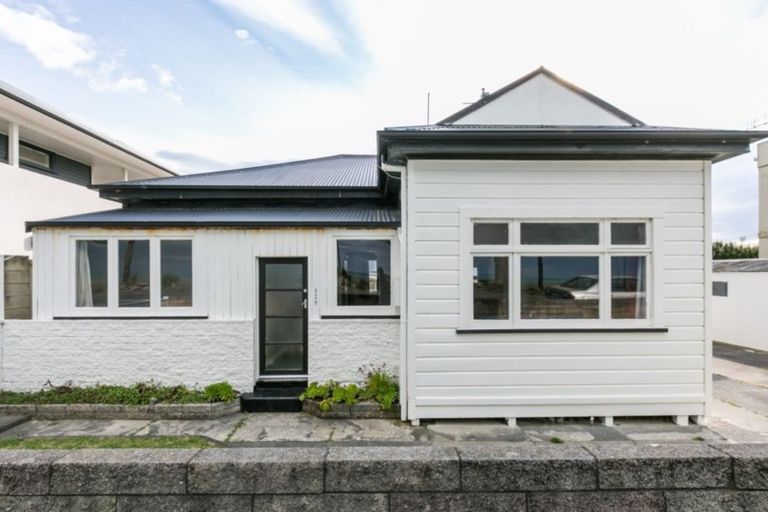 Photo of property in 629 Marine Parade, Napier South, Napier, 4110
