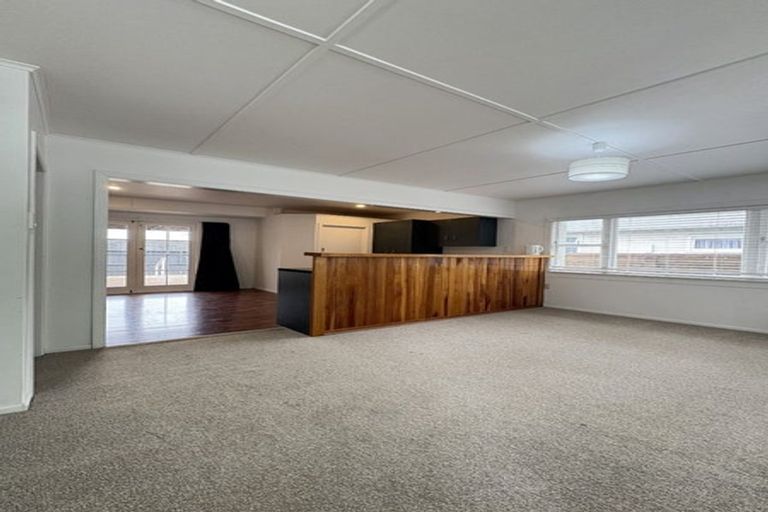 Photo of property in 651 Featherston Street, Roslyn, Palmerston North, 4414