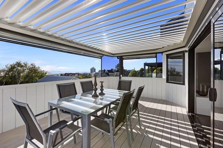 Photo of property in 20b Fulford Street, New Plymouth, 4310