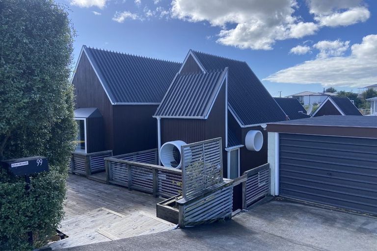 Photo of property in 1/99 Major Hornbrook Road, Mount Pleasant, Christchurch, 8081