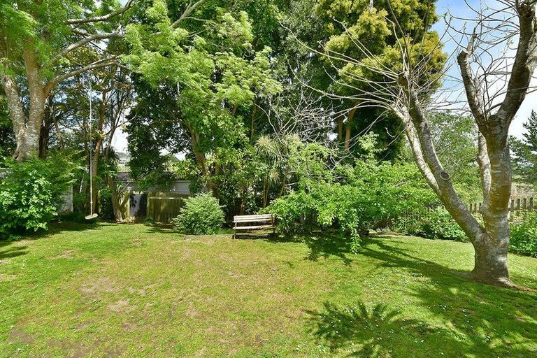 Photo of property in 27 Kowhai Street, Helensville, 0800