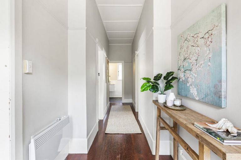 Photo of property in 17 Waikowhai Street, Ngaio, Wellington, 6035