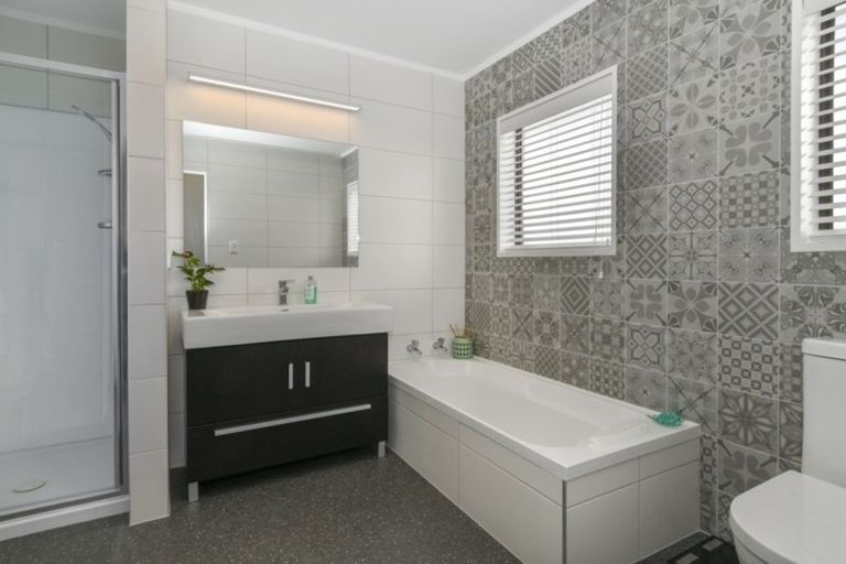 Photo of property in 4 Rutherford Street, Otumoetai, Tauranga, 3110