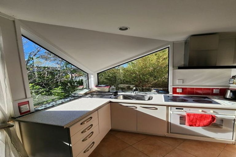 Photo of property in 14/18 Parr Terrace, Castor Bay, Auckland, 0620