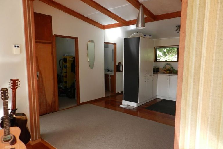 Photo of property in 25 Foster Avenue, Huia, Auckland, 0604