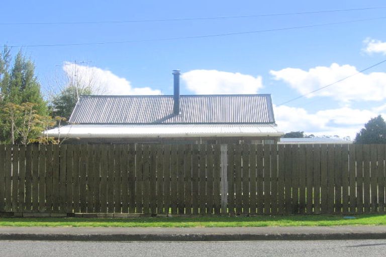 Photo of property in 2 Alfred Street, Hikurangi, 0114