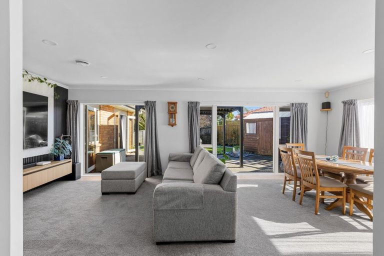 Photo of property in 46 Blue Heron Rise, Stanmore Bay, Whangaparaoa, 0932