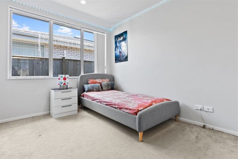 Photo of property in 9 Toropapa Close, Takanini, 2110