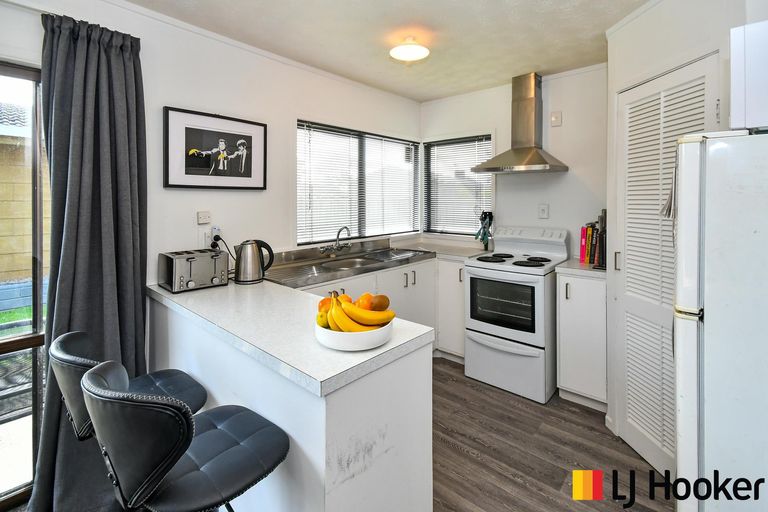 Photo of property in 2/2 Short Street, Papakura, 2110