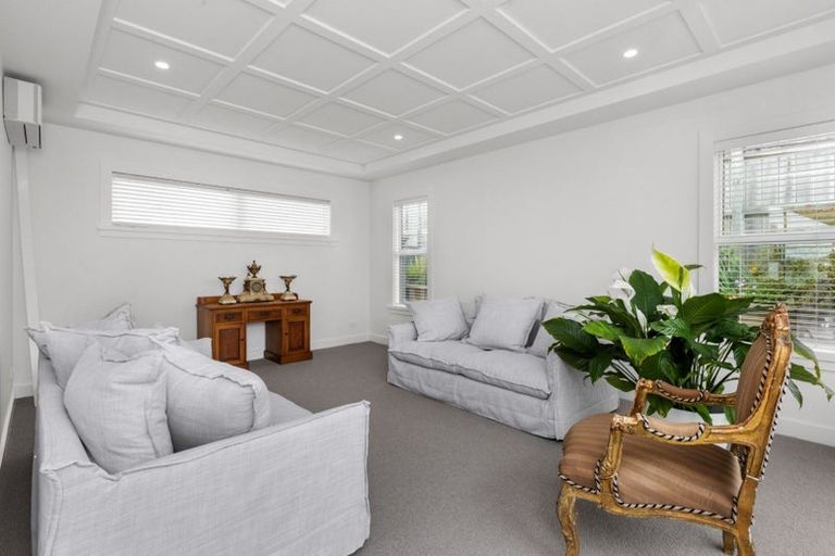 Photo of property in 25 Grooby Place, Havelock North, 4130