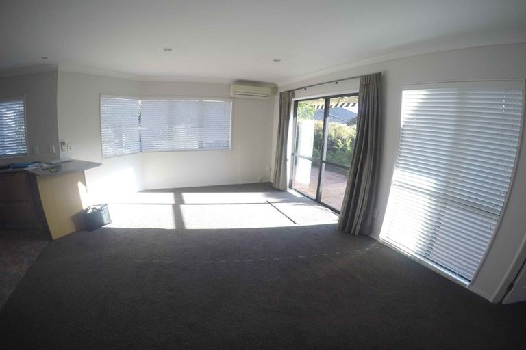 Photo of property in 102 Westerham Drive, Dannemora, Auckland, 2016