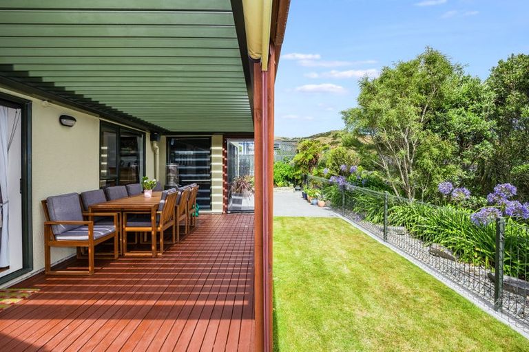 Photo of property in 138 Woodman Drive, Tawa, Wellington, 5028
