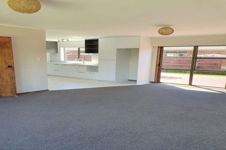 Photo of property in 1/30 Vivian Wilson Drive, Eastern Beach, Auckland, 2012