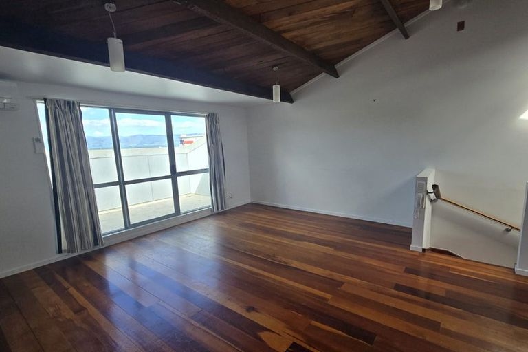 Photo of property in Metro Apartments, 8/220 Thorndon Quay, Pipitea, Wellington, 6011