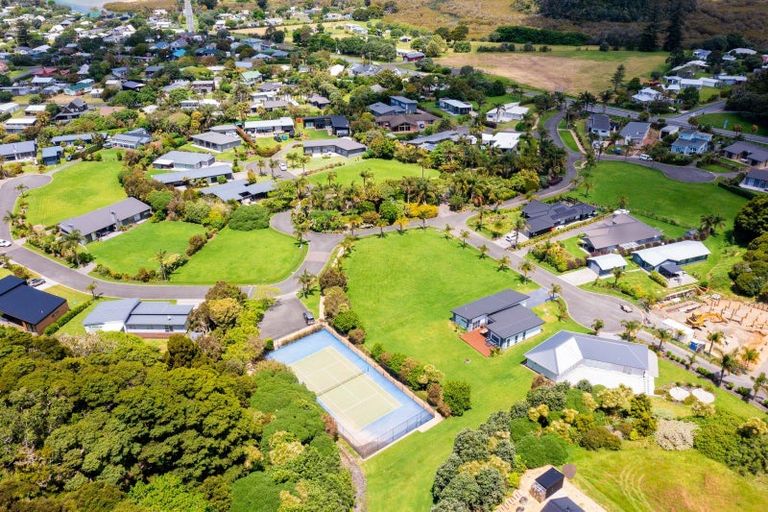 Photo of property in 2 Platinum Place, Matapouri, Whangarei, 0173