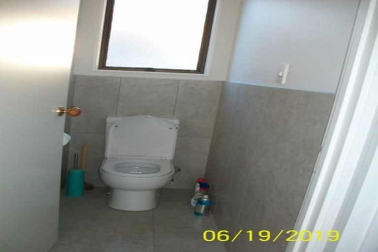 Photo of property in 2/204 Waitemata Drive, Ranui, Auckland, 0612