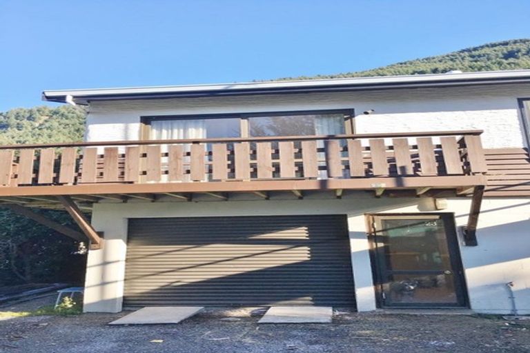 Photo of property in 23b Arawata Terrace, Fernhill, Queenstown, 9300
