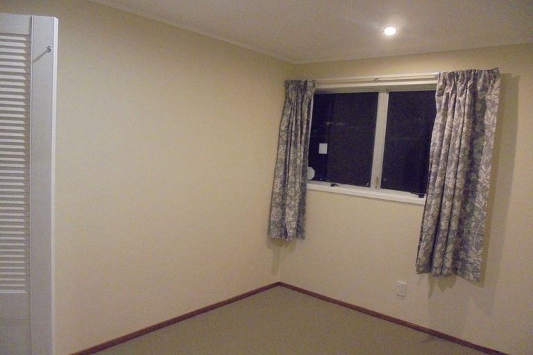 Photo of property in 12 Erica Road, Sunnynook, Auckland, 0620