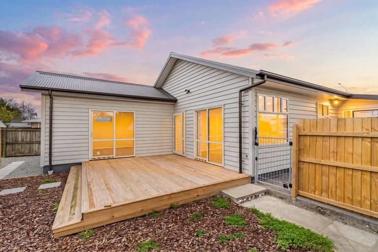 Photo of property in 1/28 Northcote Road, Northcote, Christchurch, 8052