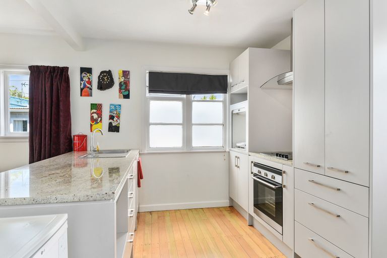 Photo of property in 2/86 Gardner Avenue, New Lynn, Auckland, 0600