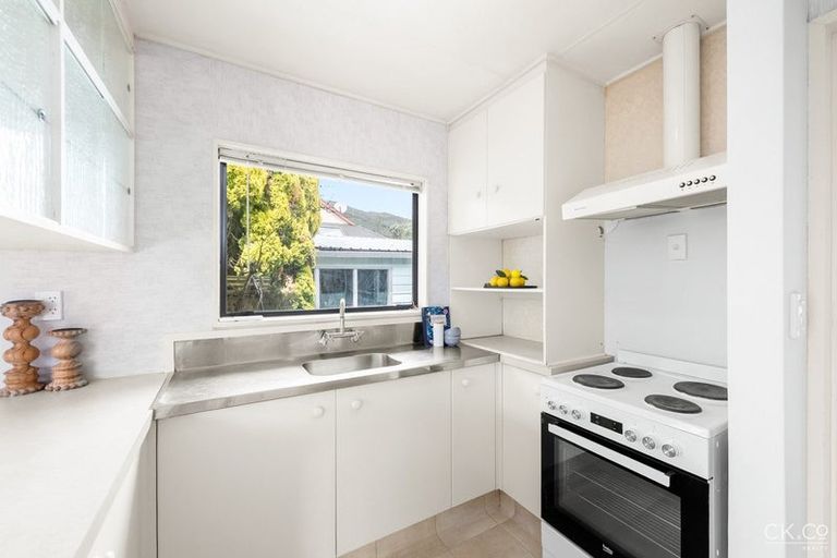 Photo of property in 2/11 Bauchop Road, Waterloo, Lower Hutt, 5011