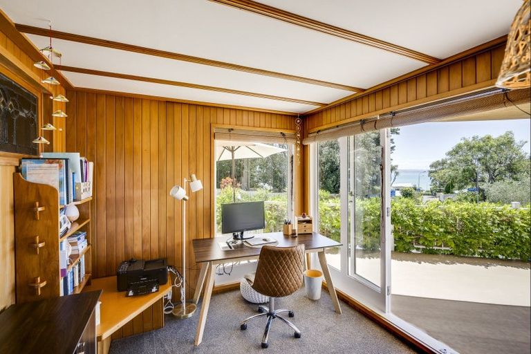 Photo of property in 1 Lambton Road, Hospital Hill, Napier, 4110