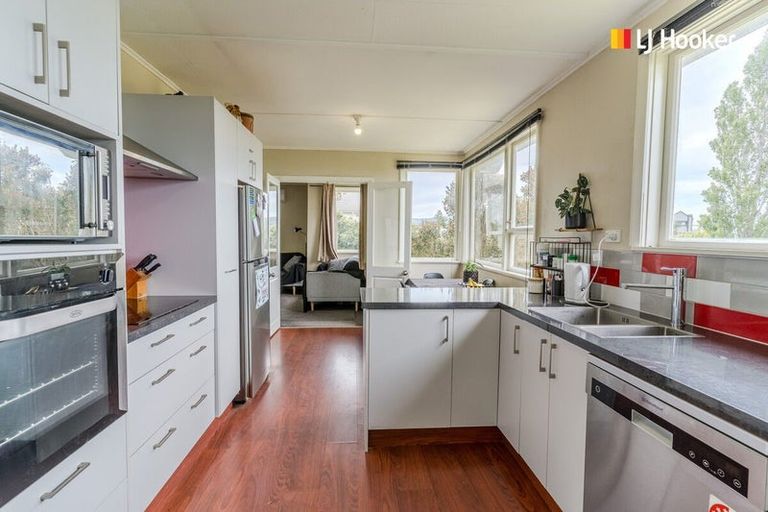 Photo of property in 15 Hanlon Street, Halfway Bush, Dunedin, 9010