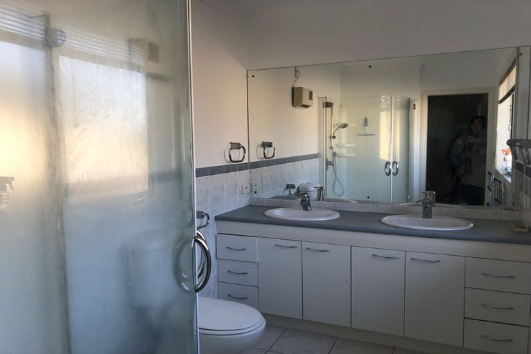 Photo of property in 34 Sea Spray Drive, Bucklands Beach, Auckland, 2012