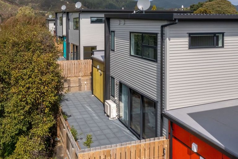 Photo of property in 77 Amohia Street, Paraparaumu, 5032