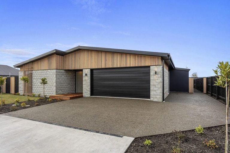 Photo of property in 33 Lusk Street, Rangiora, 7400