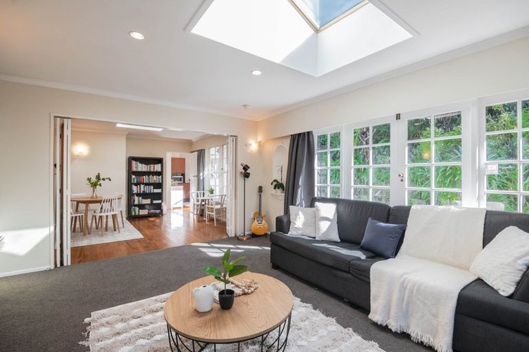 Photo of property in 11 Goddard Grove, Churton Park, Wellington, 6037