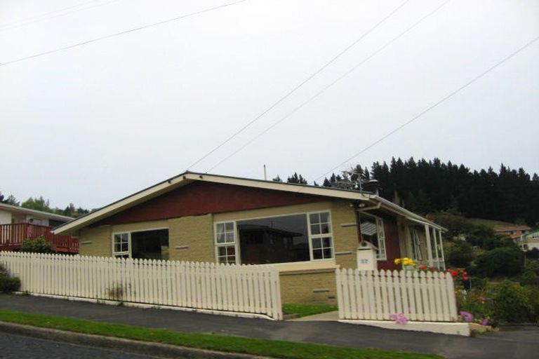 Photo of property in 17 Bell Crescent, Concord, Dunedin, 9018