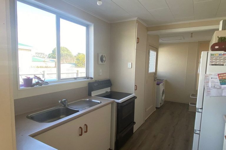 Photo of property in 8 Clifton Drive, Waitara, 4320