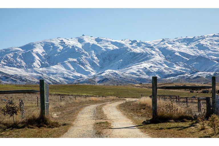 Photo of property in 12 Swamp Lane, Waikerikeri, Alexandra, 9393