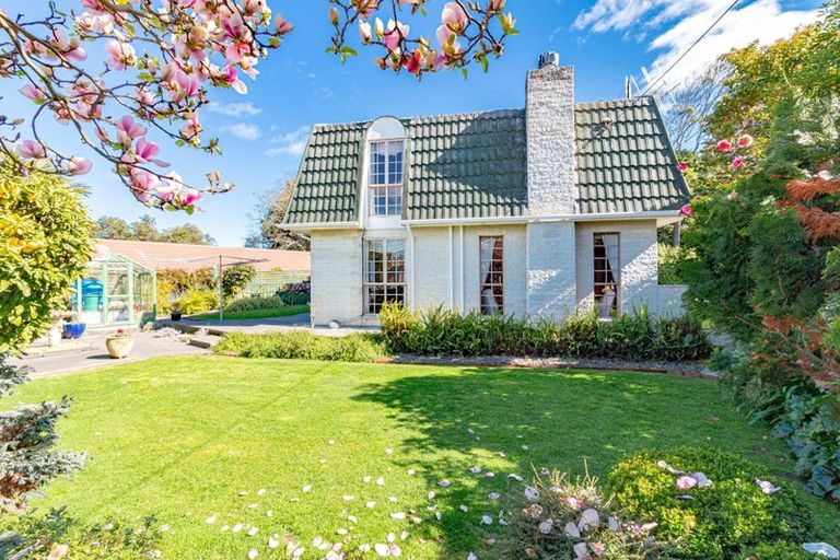 Photo of property in 27 Great North Road, Saint Johns Hill, Whanganui, 4501