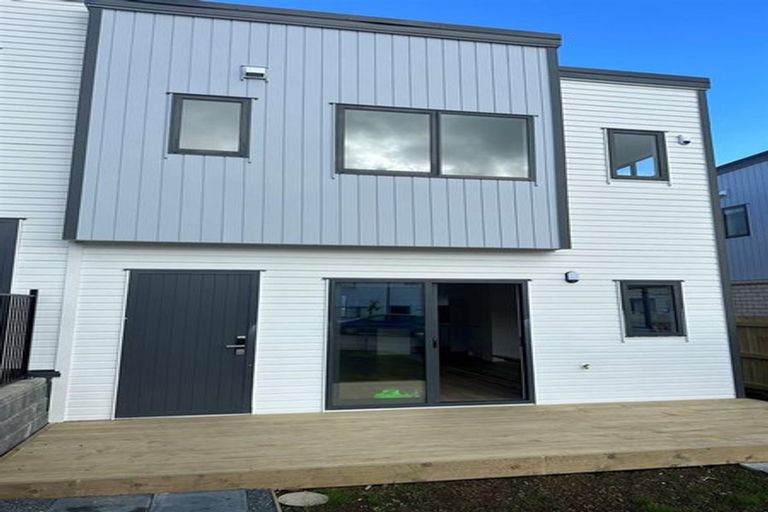 Photo of property in 40b Crestview Rise, Papakura, 2110