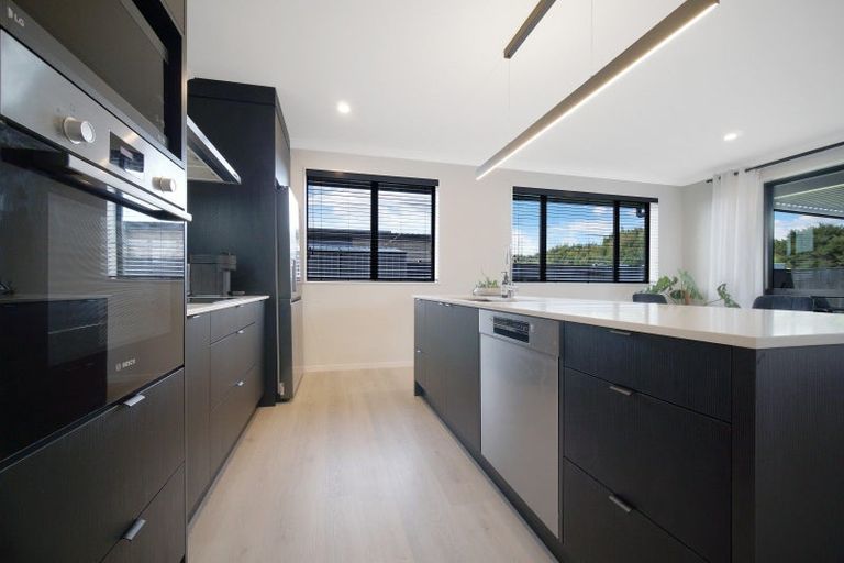 Photo of property in 4 Orawahi Road, Glenbrook, 2681