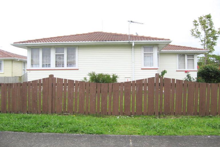 Photo of property in 21 Corsair Crescent, Mangere, Auckland, 2022