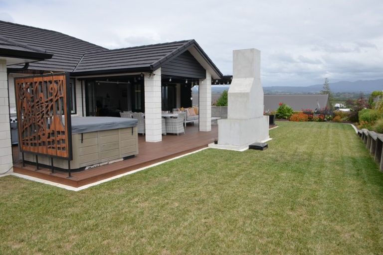Photo of property in 2 Olive Close, Omokoroa, 3114