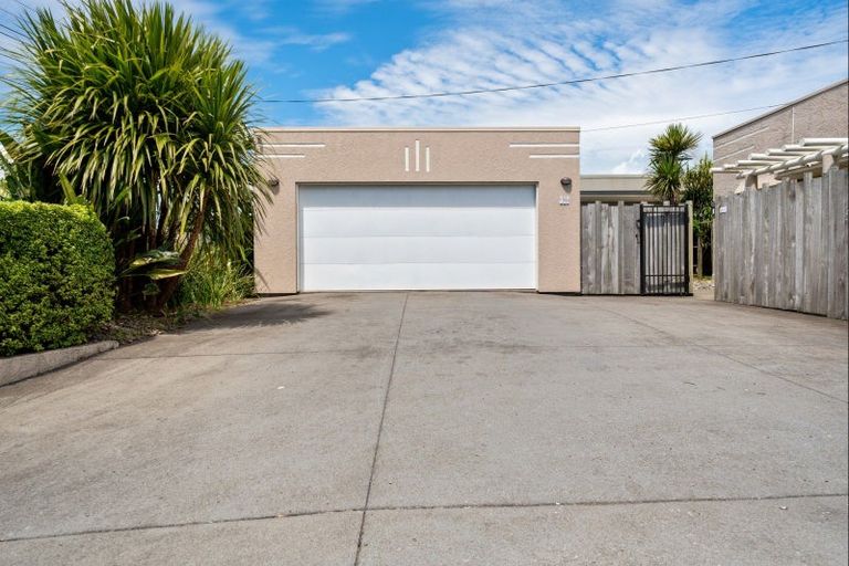 Photo of property in 180 Brooklands Road, Vogeltown, New Plymouth, 4310