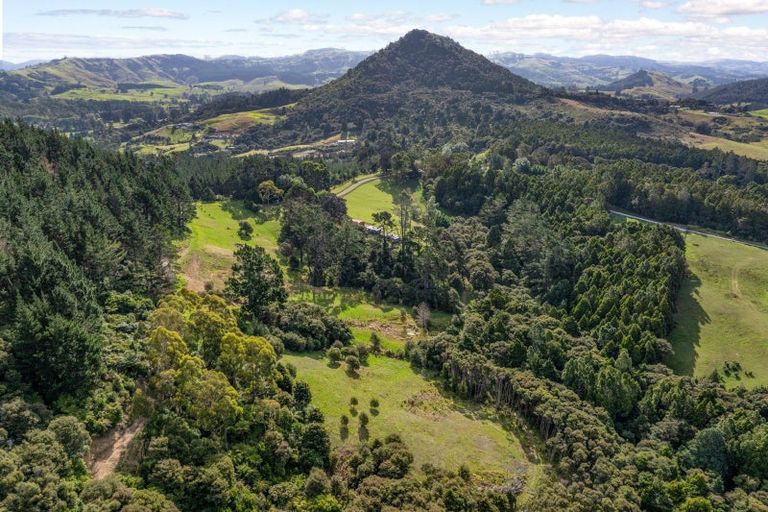 Photo of property in 1041 Woodcocks Road, Kaipara Flats, Warkworth, 0981