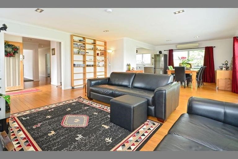 Photo of property in 6 Gills Avenue, Papakura, 2110