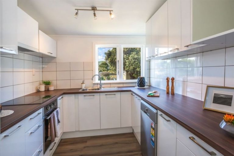 Photo of property in 102 Rangituhi Crescent, Takapuwahia, Porirua, 5022