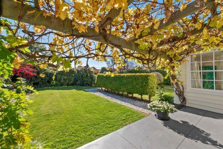 Photo of property in 10 Joyce Crescent, Ilam, Christchurch, 8041