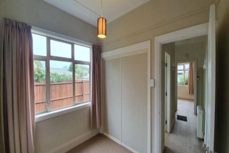 Photo of property in 24 Riverview Street, Beckenham, Christchurch, 8023