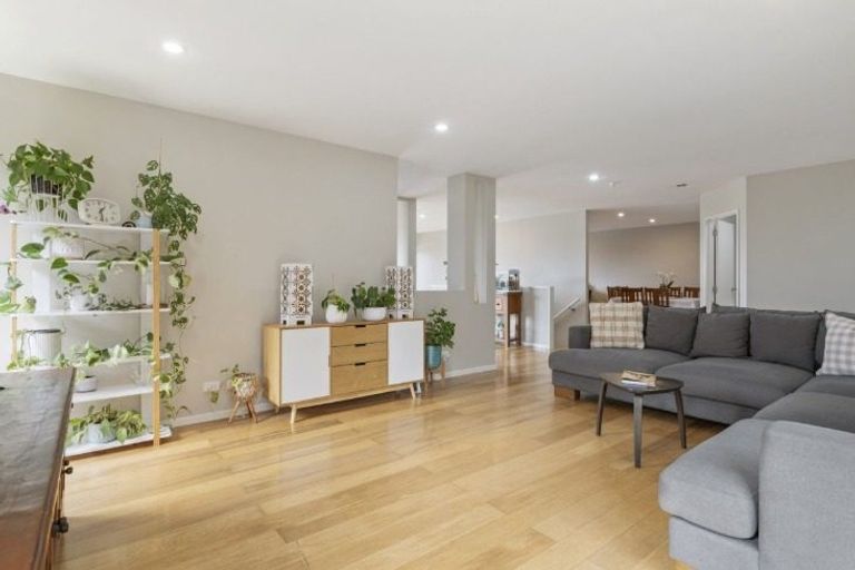 Photo of property in 16 Burwood Terrace, Gulf Harbour, Whangaparaoa, 0930