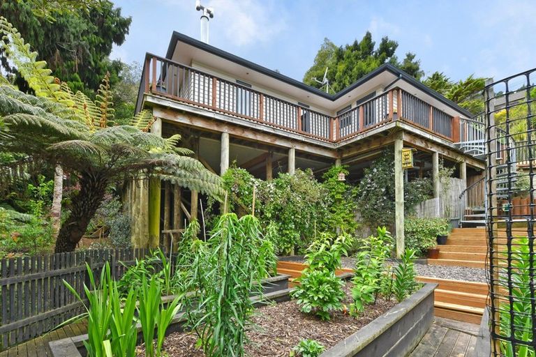 Photo of property in 43 Forest Road, Pinehaven, Upper Hutt, 5019