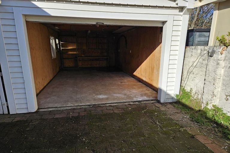 Photo of property in 22 Riddlers Crescent, Petone, Lower Hutt, 5012